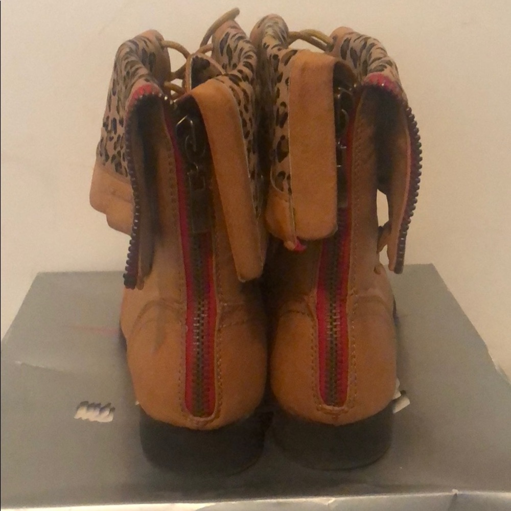 Shoes - Picture 2 of 3